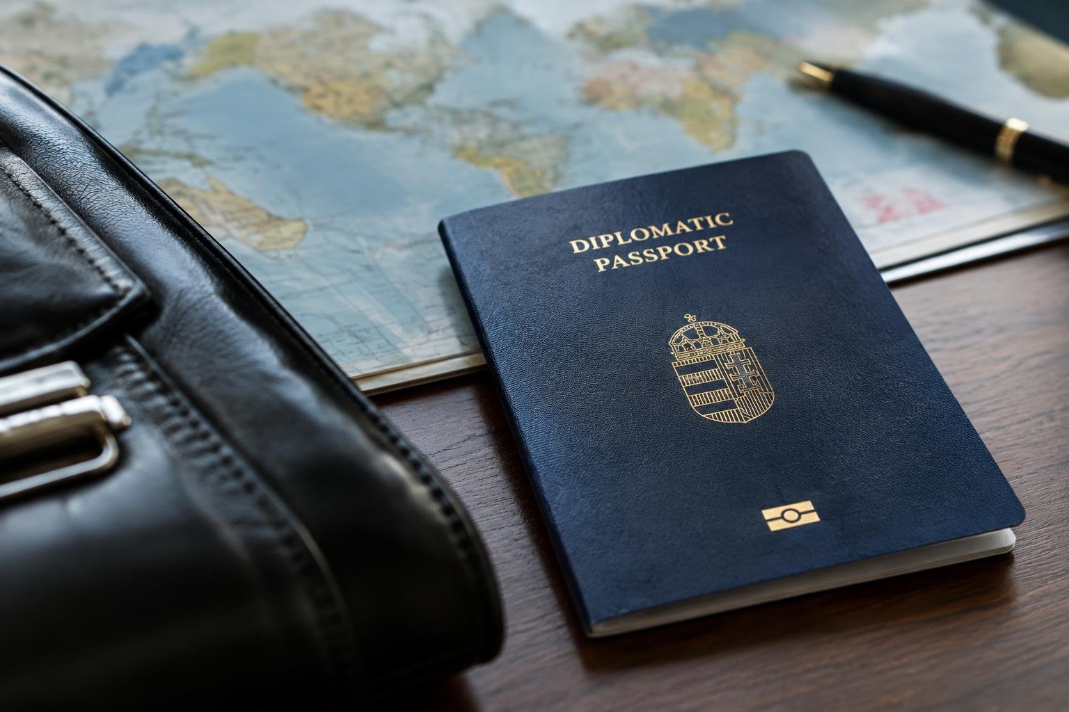 A cikk illusztrációja: Bánki kezdeményezte, Szijjártó engedélyezte a Hungast tulajdonosának diplomata-útlevelét